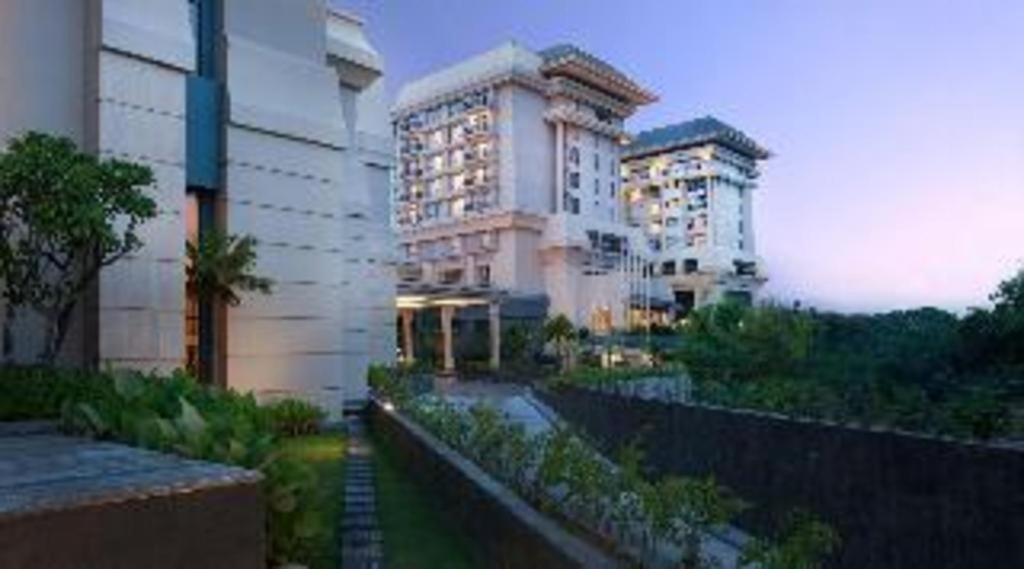 Hotel Tentrem יוגיאקרטה מראה חיצוני תמונה