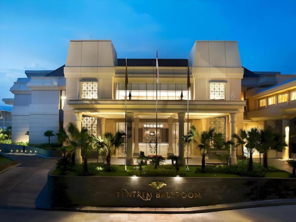 Hotel Tentrem יוגיאקרטה מראה חיצוני תמונה